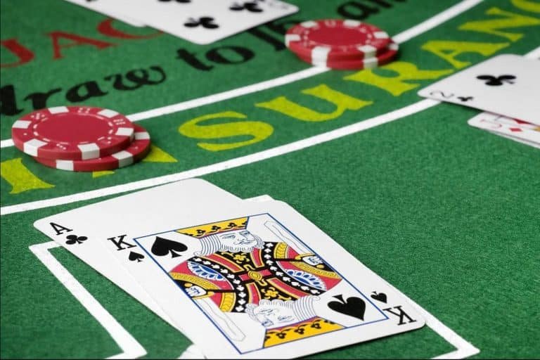 Meja kasino live DEW900 dengan dealer sungguhan dan suasana kasino premium online
